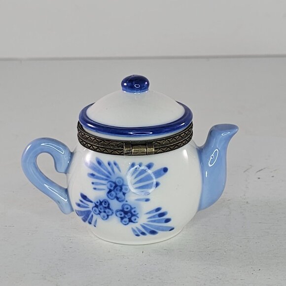 Vintage Miniature Blue White Ceramic Hinged Teapot Trinket Box - Picture 3 of 8